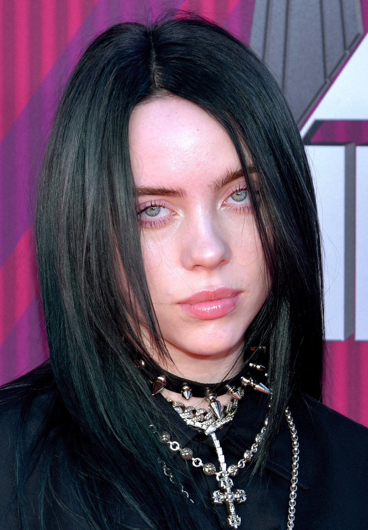 Has Billie Eilish Had Plastic Surgery Body Measurements And More 